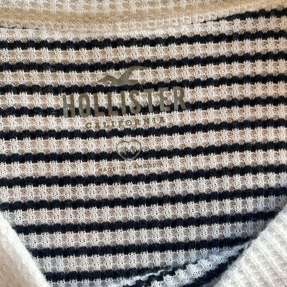 Hollister T Shirt - Picture 3 of 4